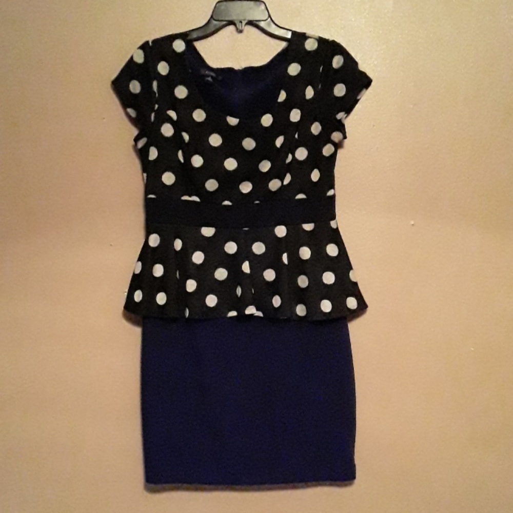 Black and grayish polka dots